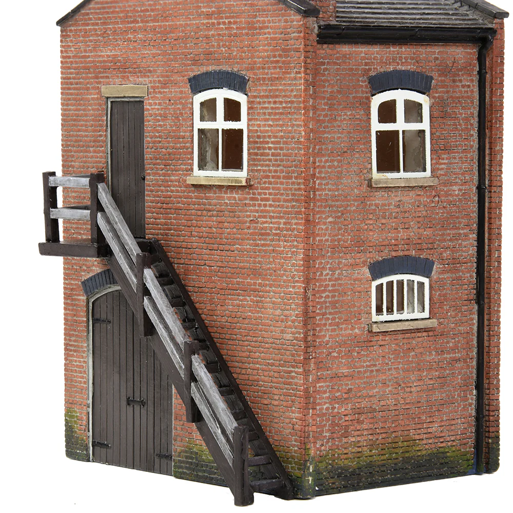 44-0130 Lucston Shed and Stores - Image 4