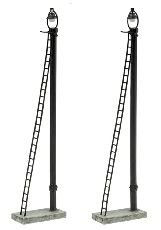 44-561 Wooden Post Yard Lamp
