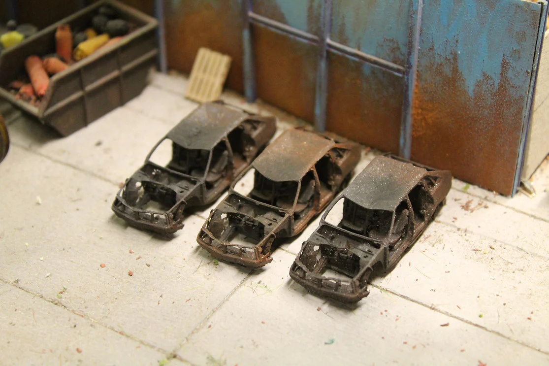 BSSGCBOR3 Scrap Car Gutted - BURNT OUT RUSTY - Pack of 3