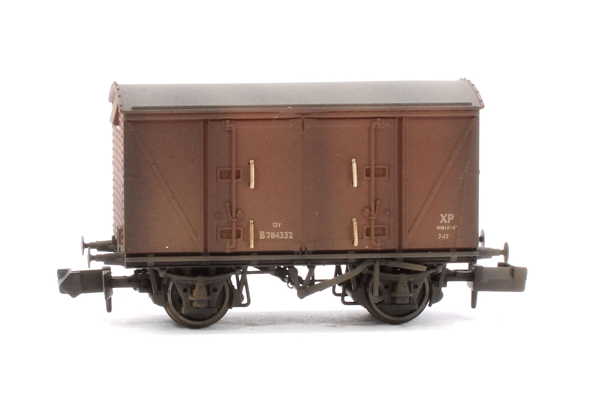 S2301-01 Custom Weathered Set of 3 BR 12T Vanwide Ventilated Vans, BR Bauxite (Early) - Image 6