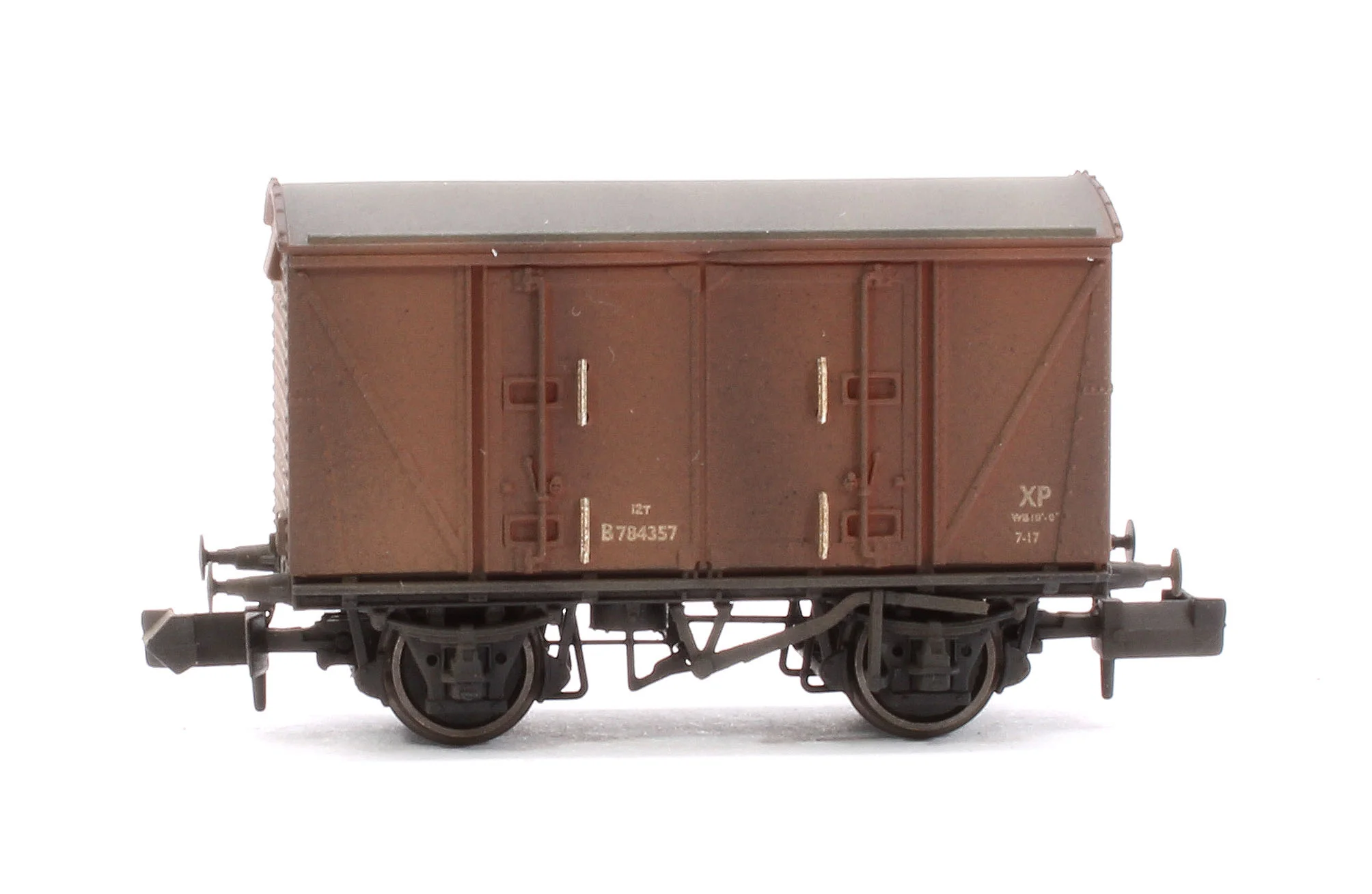S2301-01 Custom Weathered Set of 3 BR 12T Vanwide Ventilated Vans, BR Bauxite (Early) - Image 8