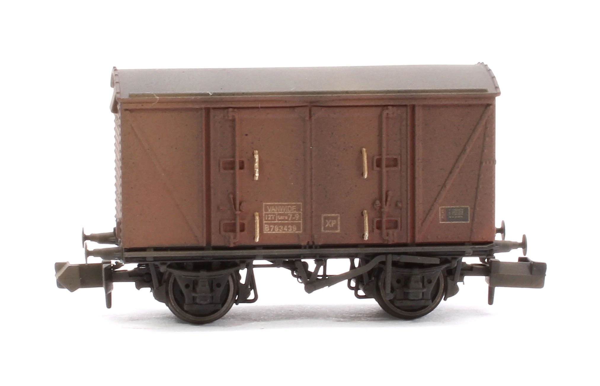 S2301-03 Custom Weathered Set of 3 BR 12T Vanwide Ventilated Vans, BR Bauxite (Late) - Image 4
