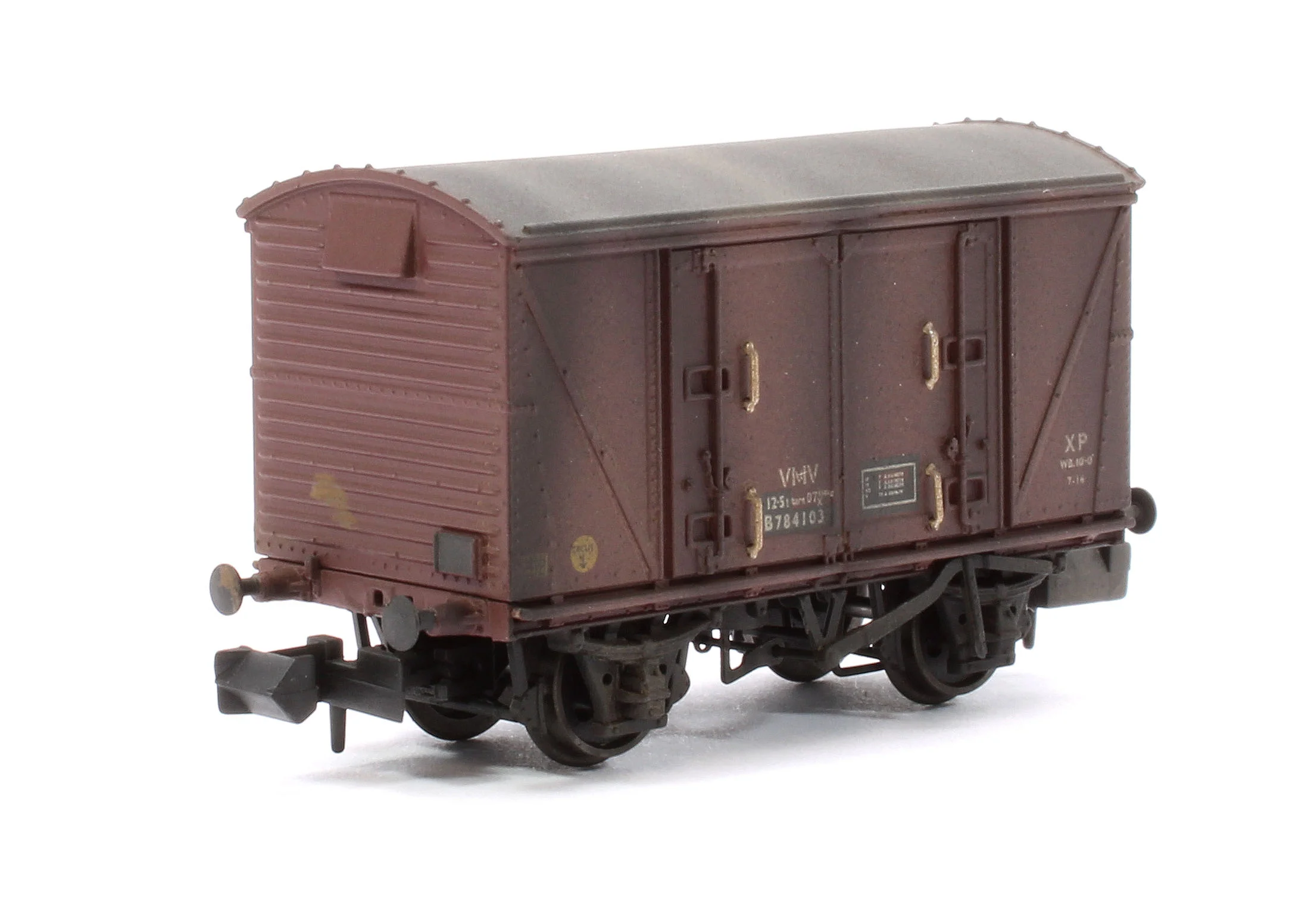 S2301-05 Custom Weathered Set of 3 BR 12T Vanwide Ventilated Vans, BR Freight Brown VMV XP - Image 3