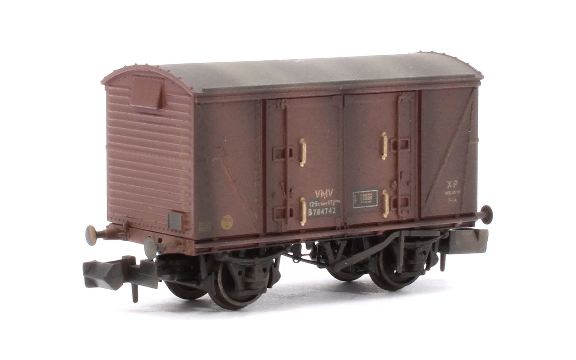 S2301-05 Custom Weathered Set of 3 BR 12T Vanwide Ventilated Vans, BR Freight Brown VMV XP - Image 5