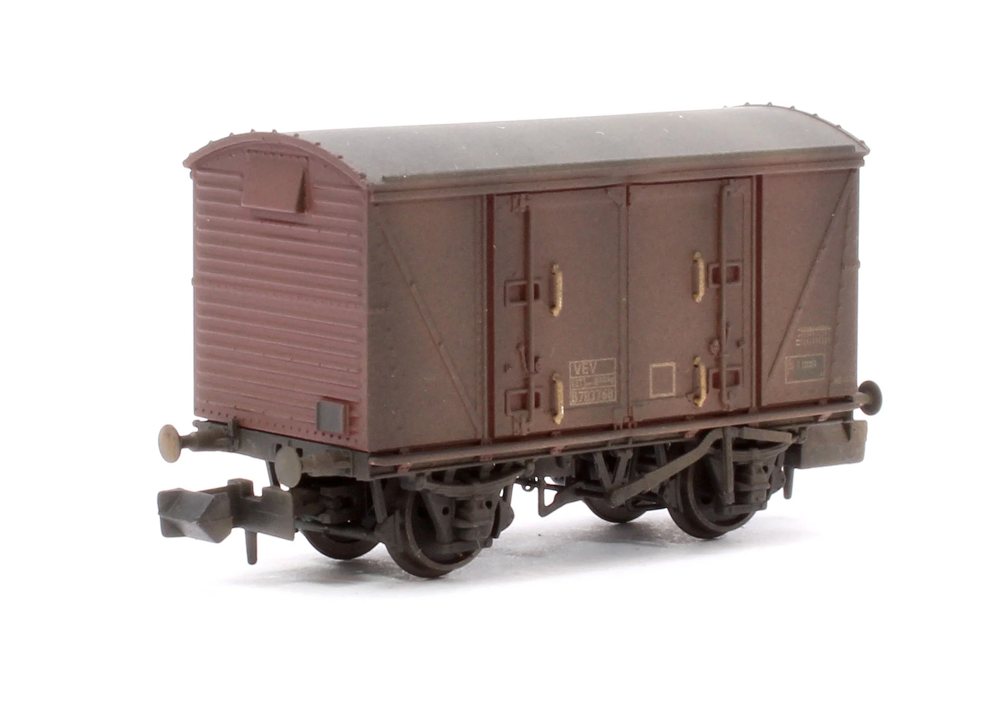 S2301-06 Custom Weathered Set of 3 BR 12T Vanwide Ventilated Vans, BR Freight Brown VEV - Image 3