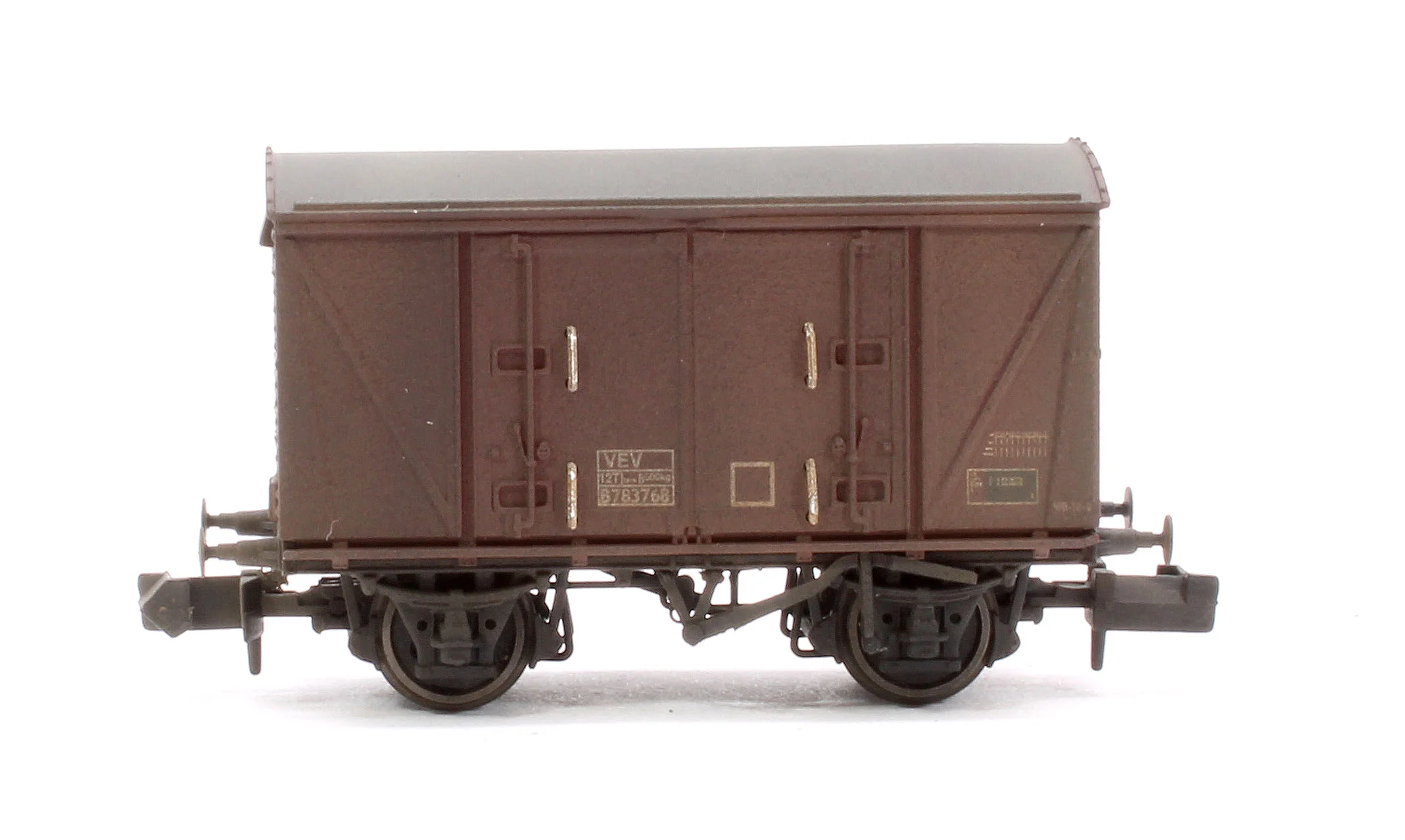 S2301-06 Custom Weathered Set of 3 BR 12T Vanwide Ventilated Vans, BR Freight Brown VEV - Image 4