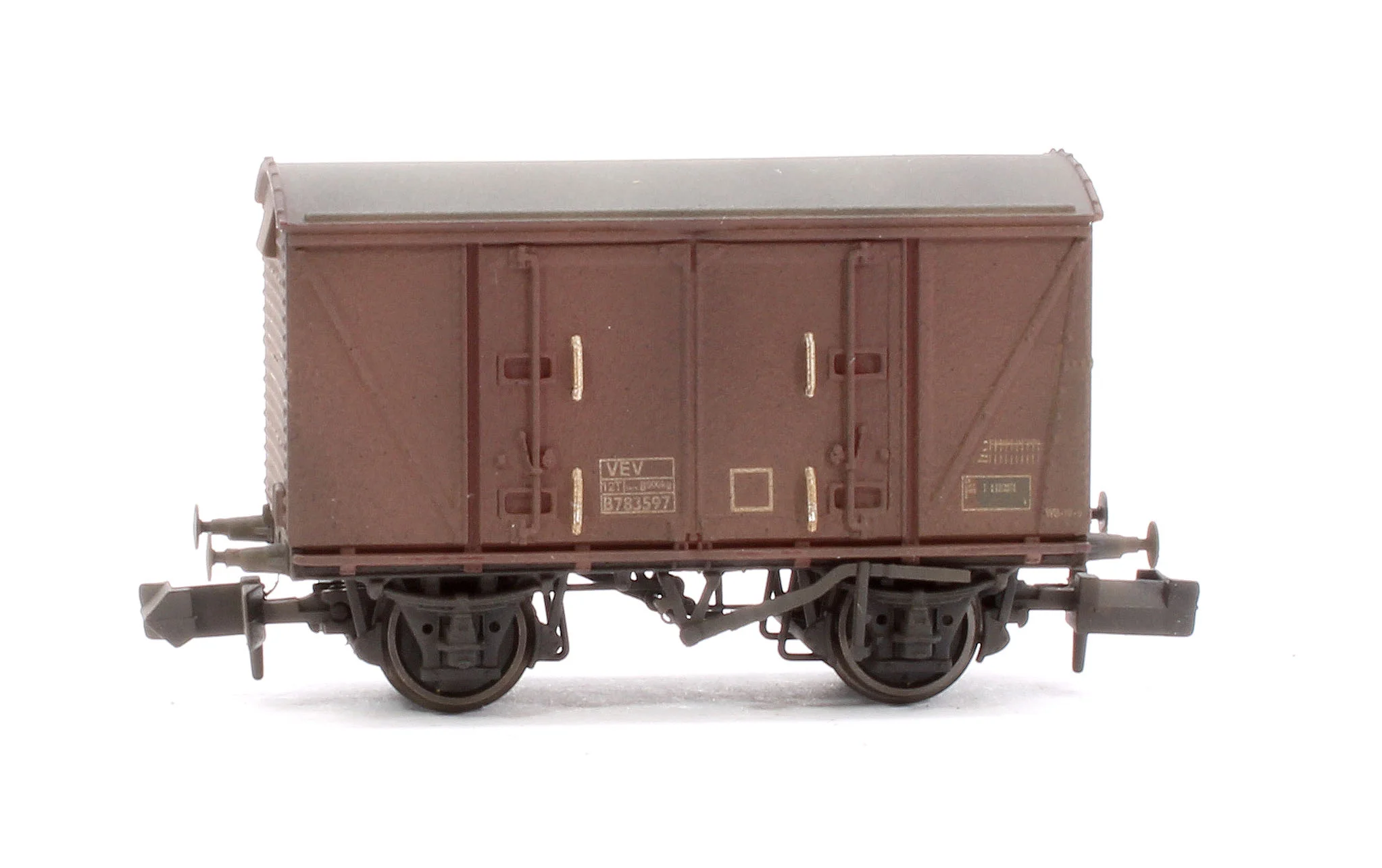 S2301-06 Custom Weathered Set of 3 BR 12T Vanwide Ventilated Vans, BR Freight Brown VEV - Image 6