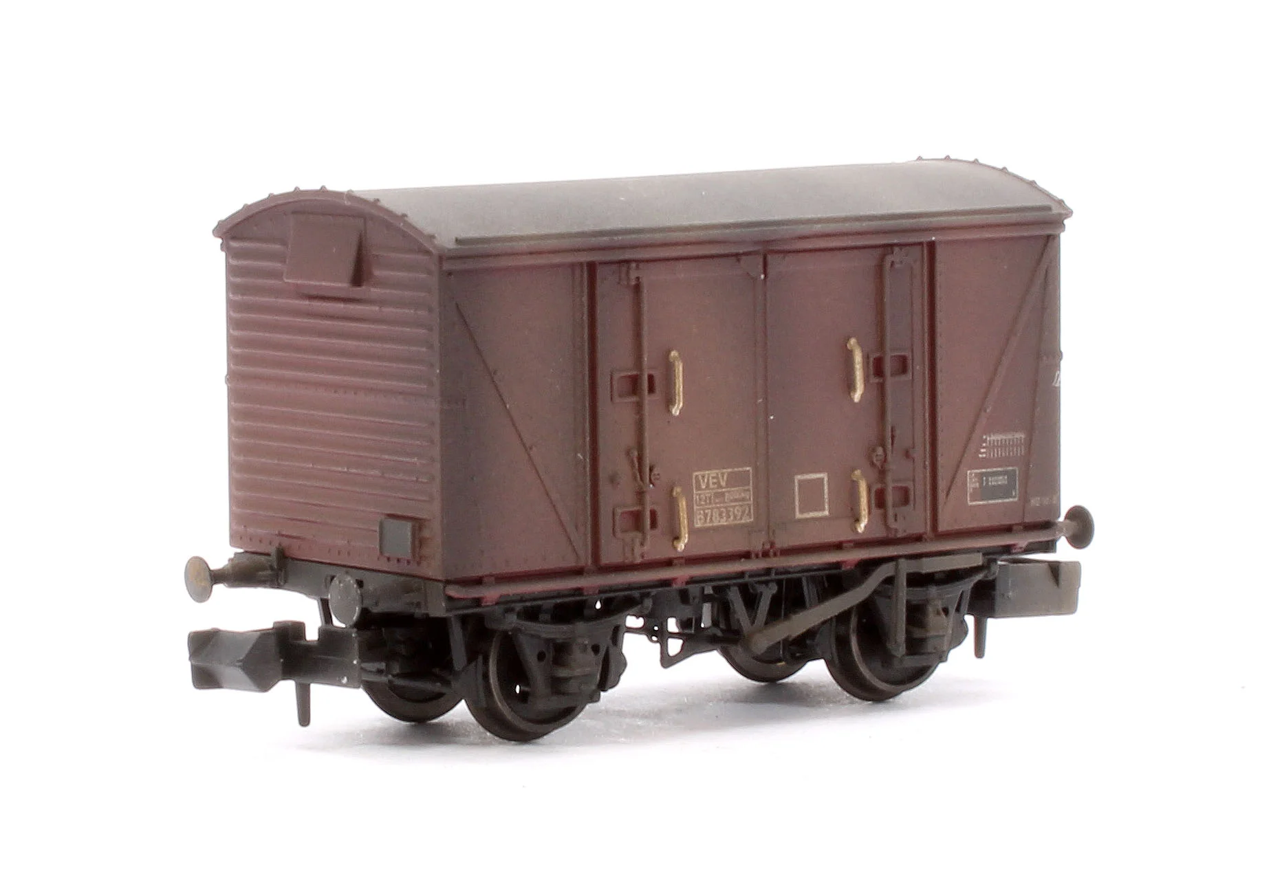S2301-06 Custom Weathered Set of 3 BR 12T Vanwide Ventilated Vans, BR Freight Brown VEV - Image 7