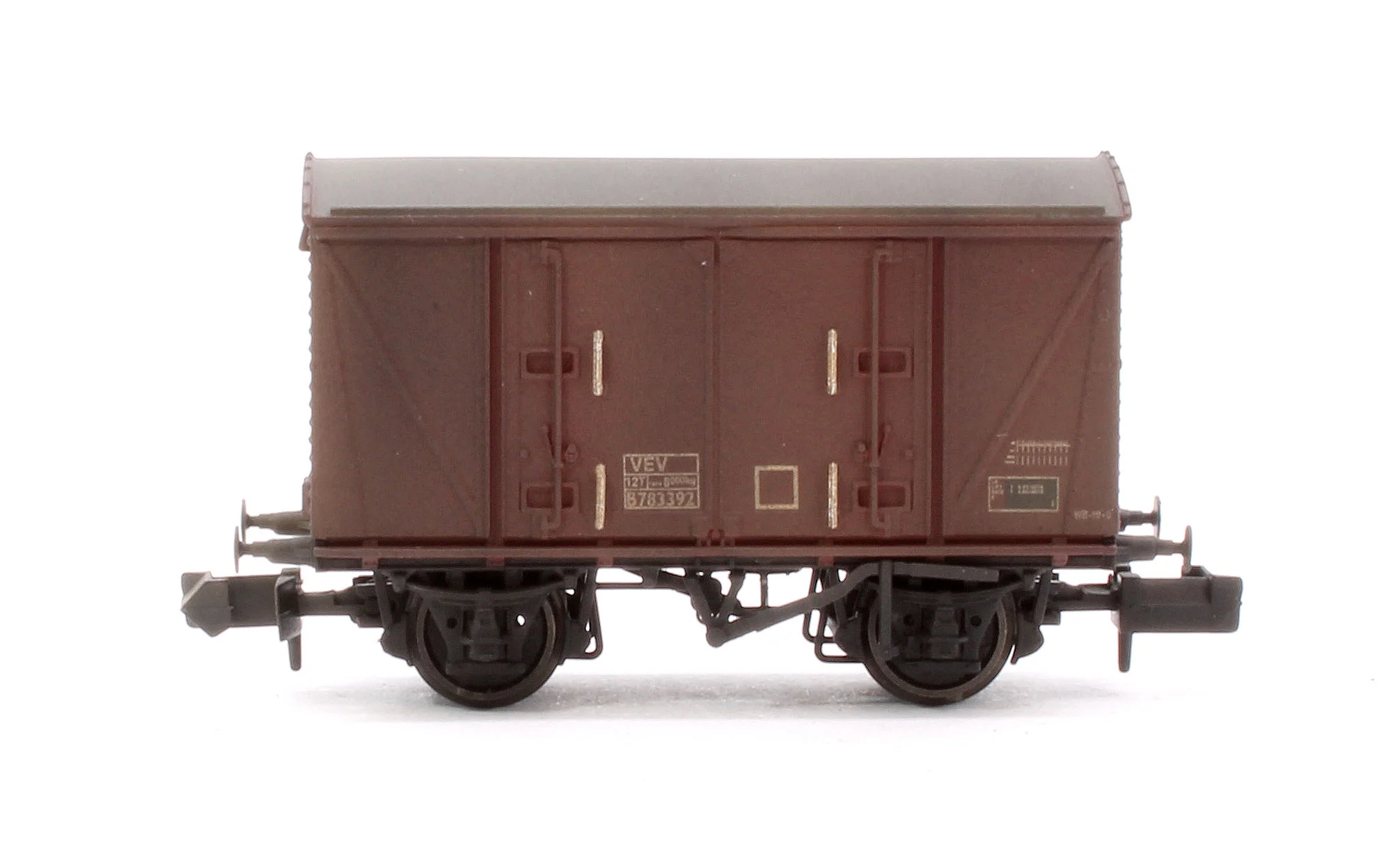 S2301-06 Custom Weathered Set of 3 BR 12T Vanwide Ventilated Vans, BR Freight Brown VEV - Image 8