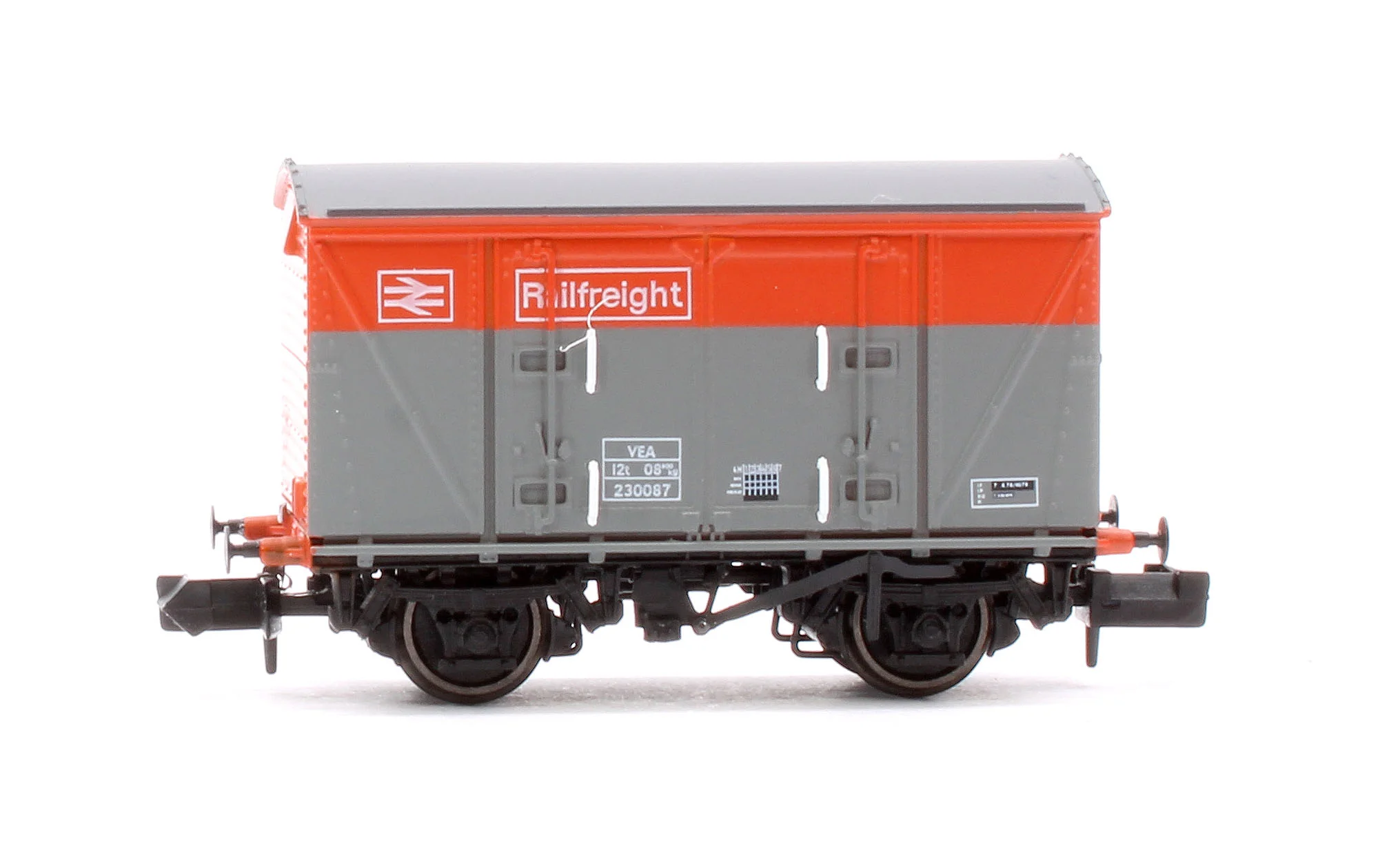 S2301-08 Set of 3 BR 12T VEA Ventilated Vans, BR Railfreight Red/Grey - Image 8