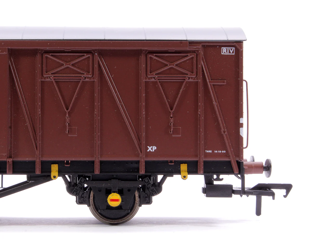 S4301-02 20T VIX Ferry Van , BR Plain Bauxite GB786930 - Image 6