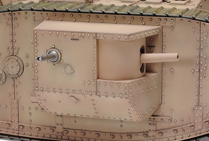 30057 1/35 Scale Motorized Tank Series No.57 WWI British Tank Mk.IV Male (w/Single Motor) Kit - Image 7