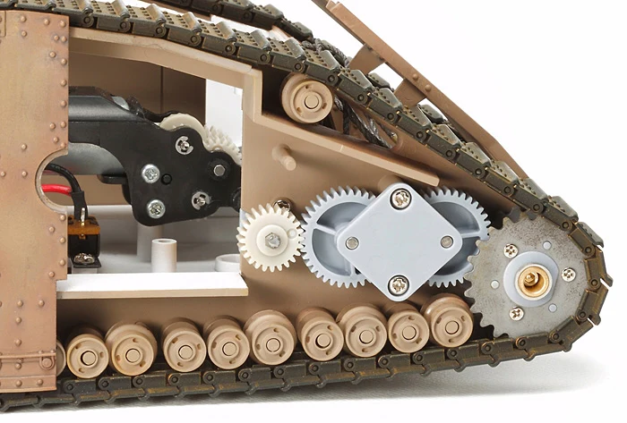 30057 1/35 Scale Motorized Tank Series No.57 WWI British Tank Mk.IV Male (w/Single Motor) Kit - Image 8
