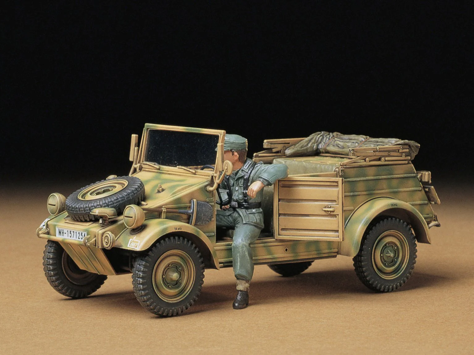 35213 1/35 Military Miniature Series no.213 German Kübelwagen Type 82 Kit