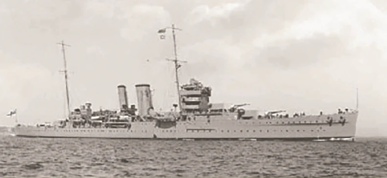 PKTM05351 HMS York Model Kit - Image 6