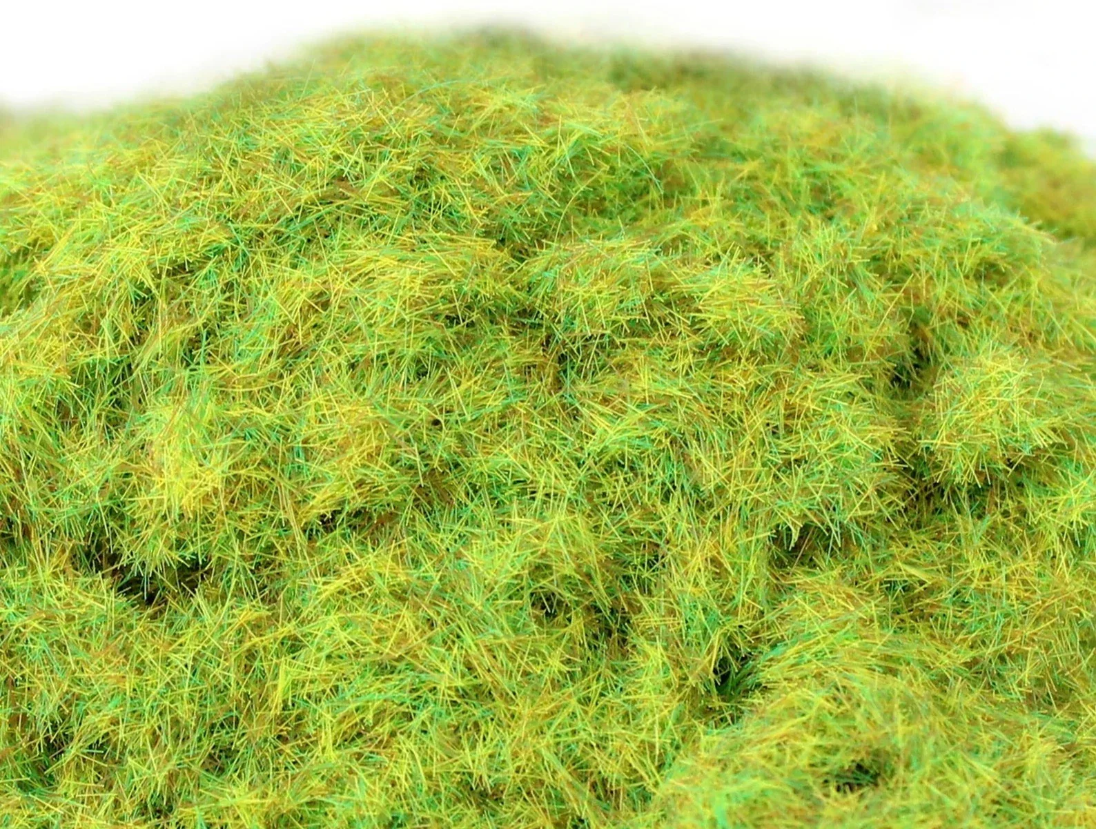 WSG2-009 WWS 2mm Spring Static Grass - 1000ml Canister - Image 2